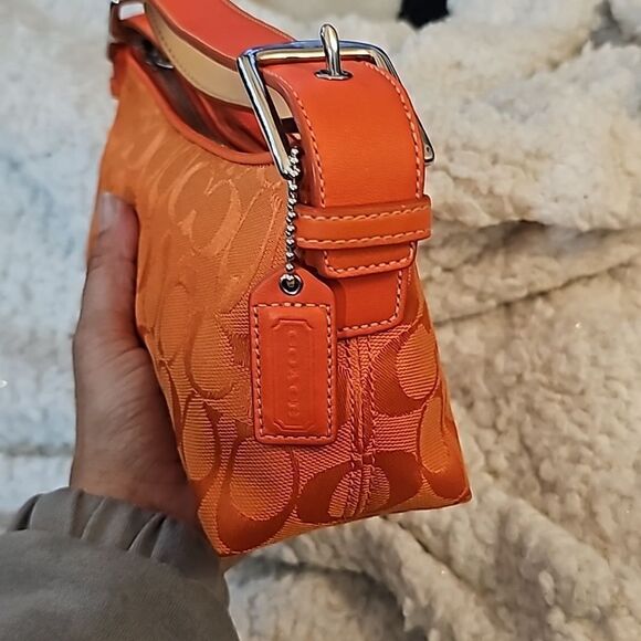 2000s RARE Coach Baguette Hampton Soft Demi Bag-Orange, Signature, NWT - Picture 4 of 11